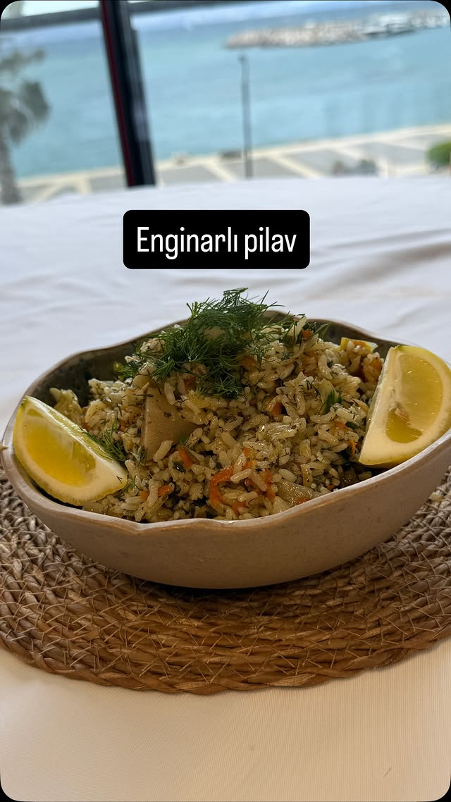Enginarlı pilav . 2 su bardağı pirinç . 2,5 su bardağı su (yarım bardağı enginarı pişirmek için) • 1…
