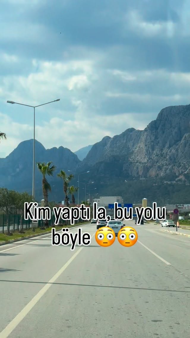 Antalya’daki bu yolda bütün sürücülerin kafası karışıyor😳 bu yol sizce neden böyle yapılmış? Mantıkl…