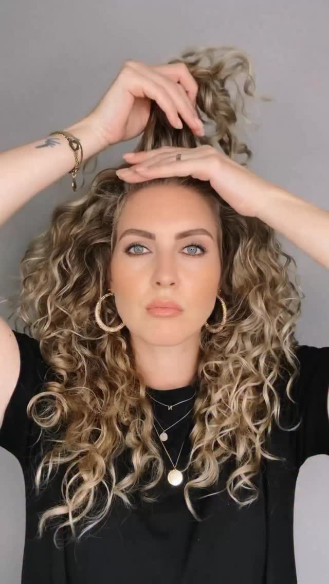 Half Up #curlyhair #hairstyles #fyp #easyhairstyles #curlyhairstyle
