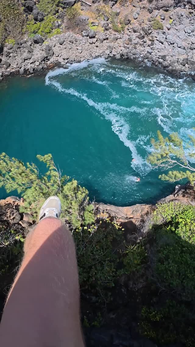 Jump with me 😱😱 #pov #adrenaline #redbull #extreme #cliff