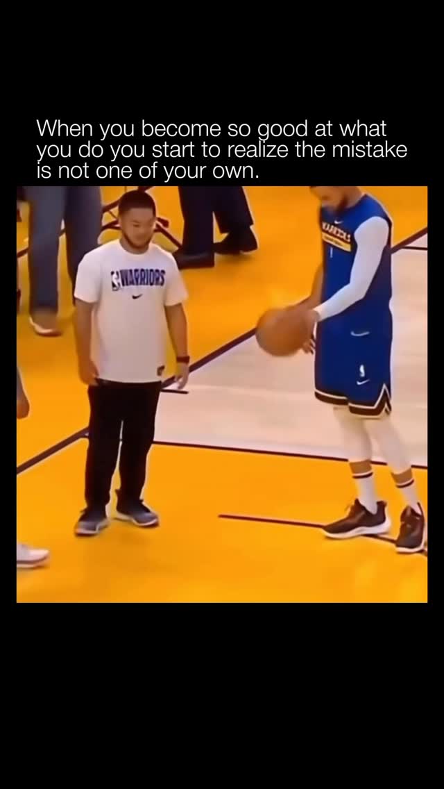 🤔 Stephen Curry is widely regarded as one of the most influential players in basketball history. Dra…