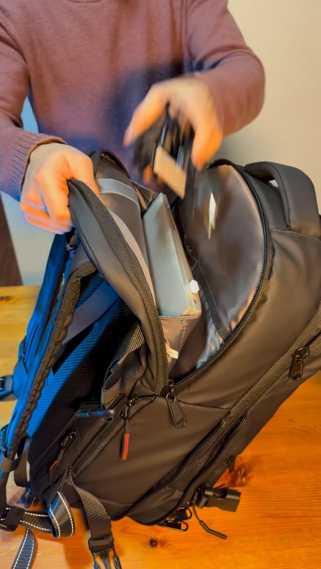Heavy luggage drains your energy before the trip even starts. Travel light. Arrive fresh. #backpack …