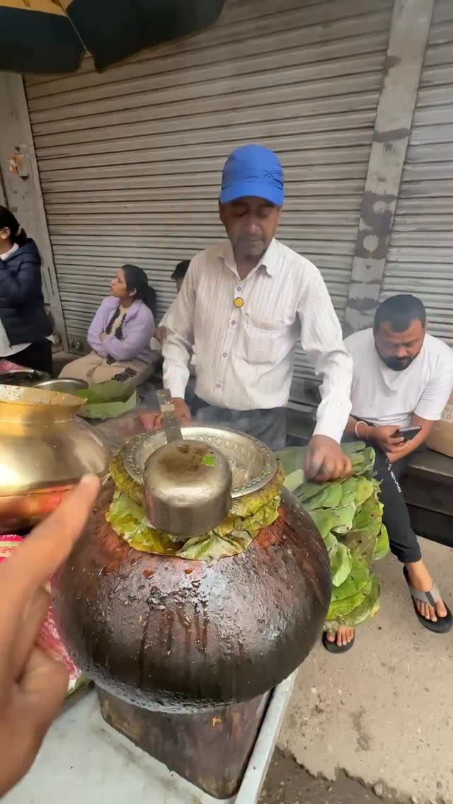 हरिद्वार का प्रसिद्ध Chole Kulche मात्र 50/- रूपये मैं 😍 #shorts #viral #foodlover #streetfood #food…