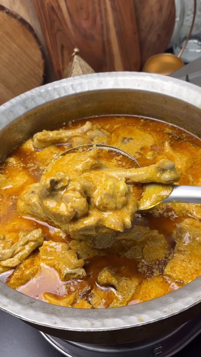 Shahi Chicken Korma or Chicken Ka Korma Recipe!! 😋 Ingredients✅ Oil-300gm Onion-5 (Fry) Chicken-2kg …