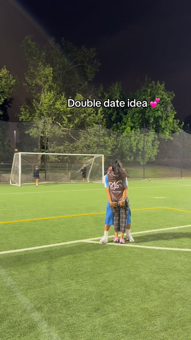 👩🏽‍❤️‍💋‍👨🏽⚽️??