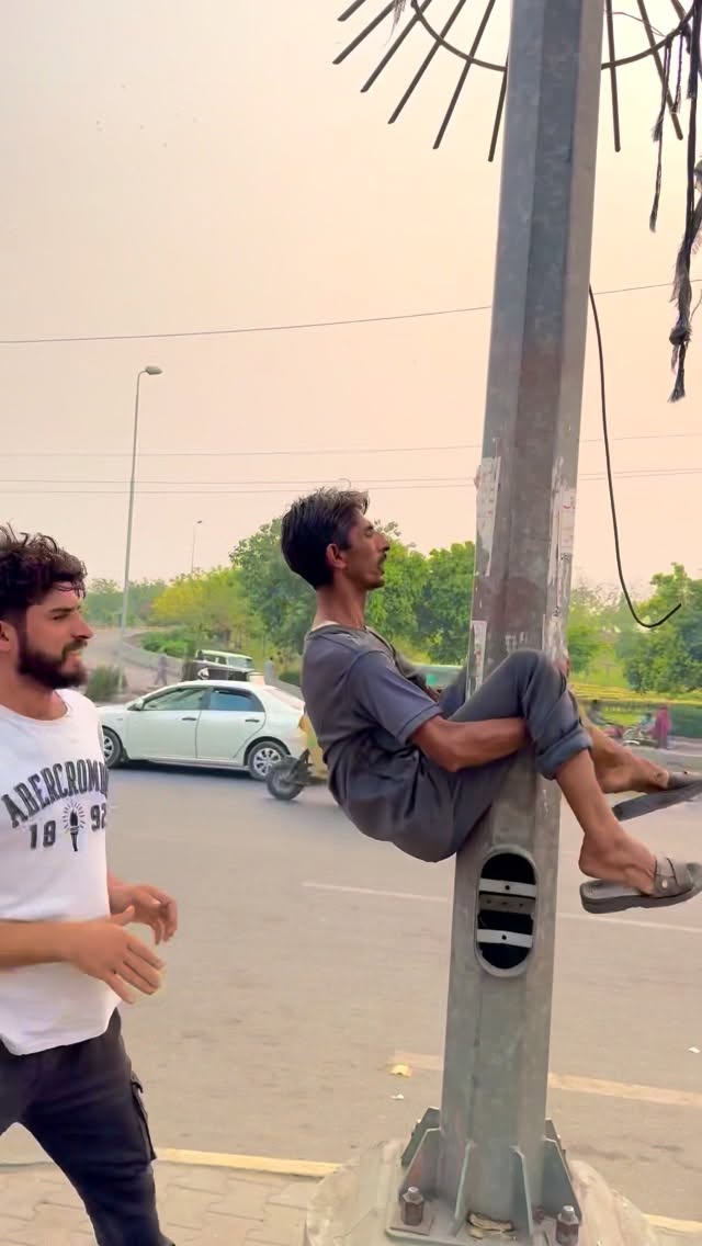 Funny 🤣 comedy 🎭 public viral crazy 🤪 prank #foryoupage #funny🤣 #comedy🎭 #prank #foryoupage @r_k_pra…