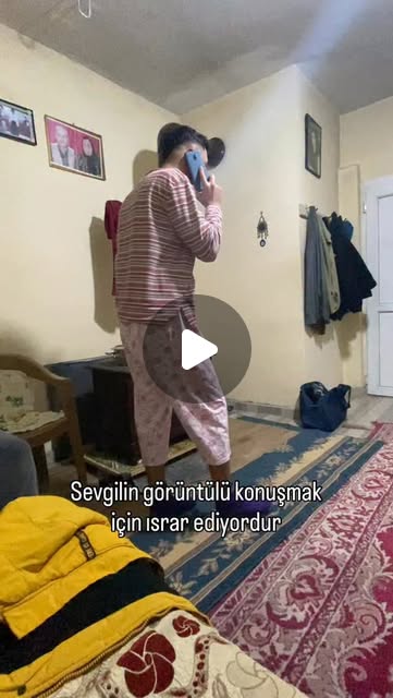 Şey görüntülü konuşmasak olur mu 👉🏻👈🏻 . . #instagram #keşfet #fyp