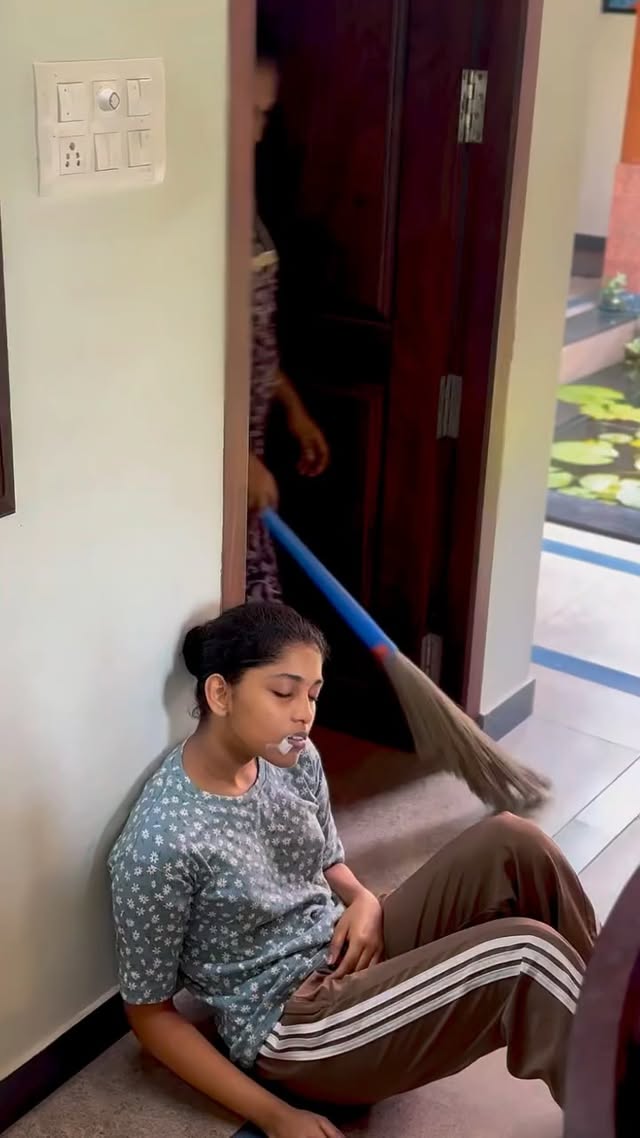 ഒന്ന് ഒന്നും കിട്ടിയ പോരാ ല്ലേ🤣🤣 . . . #kerala #funnyvideos #reach #fyp #instagood