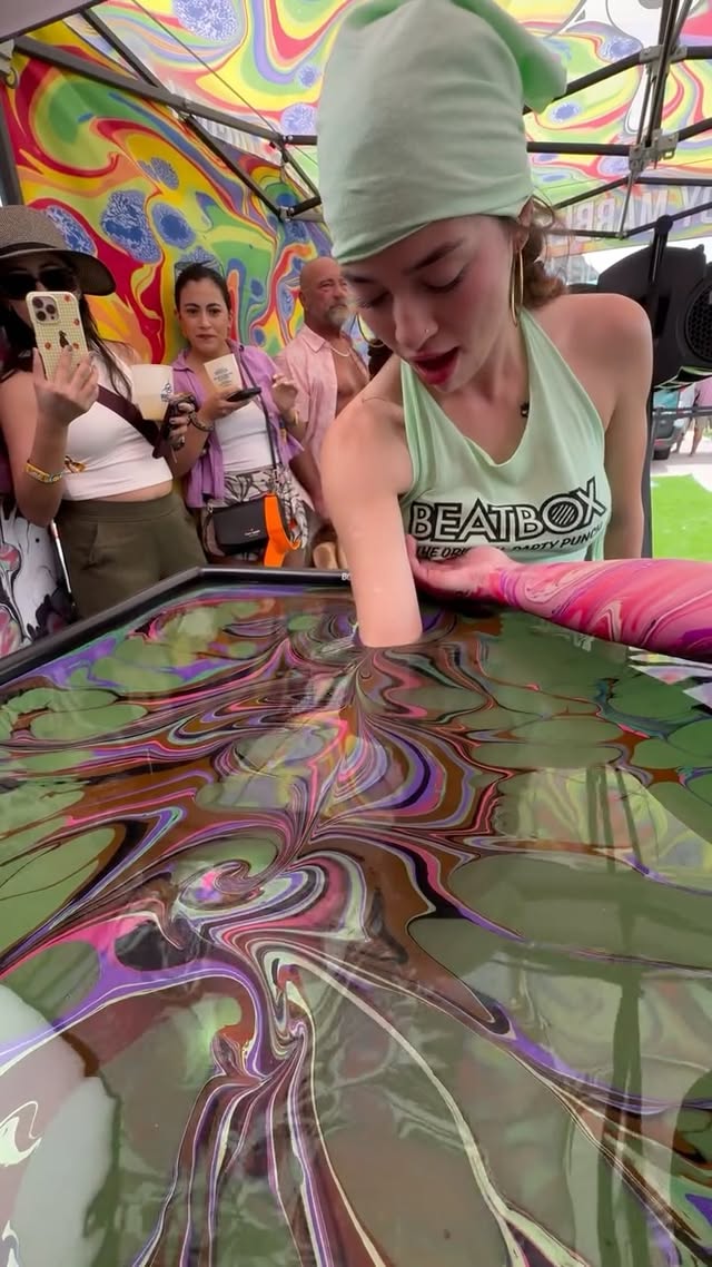 Art pin