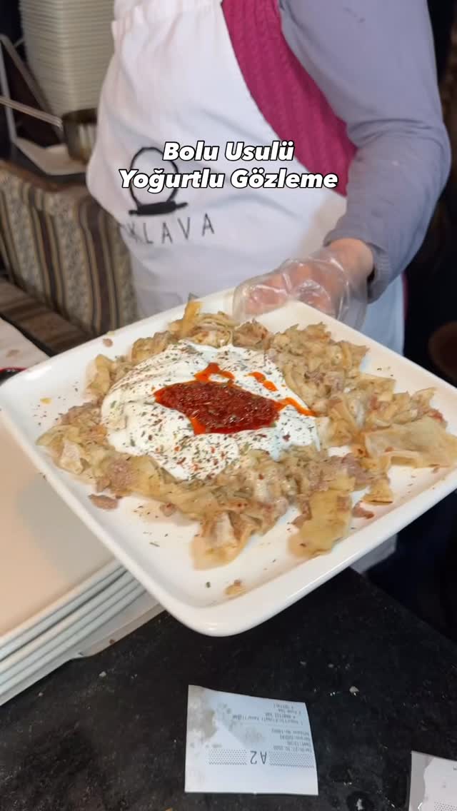 Yoğurtlu gözleme Bolu seyahatimde abant izzet baysal caddesi girişinde bulunan ve bolu’ya gidenlerin…