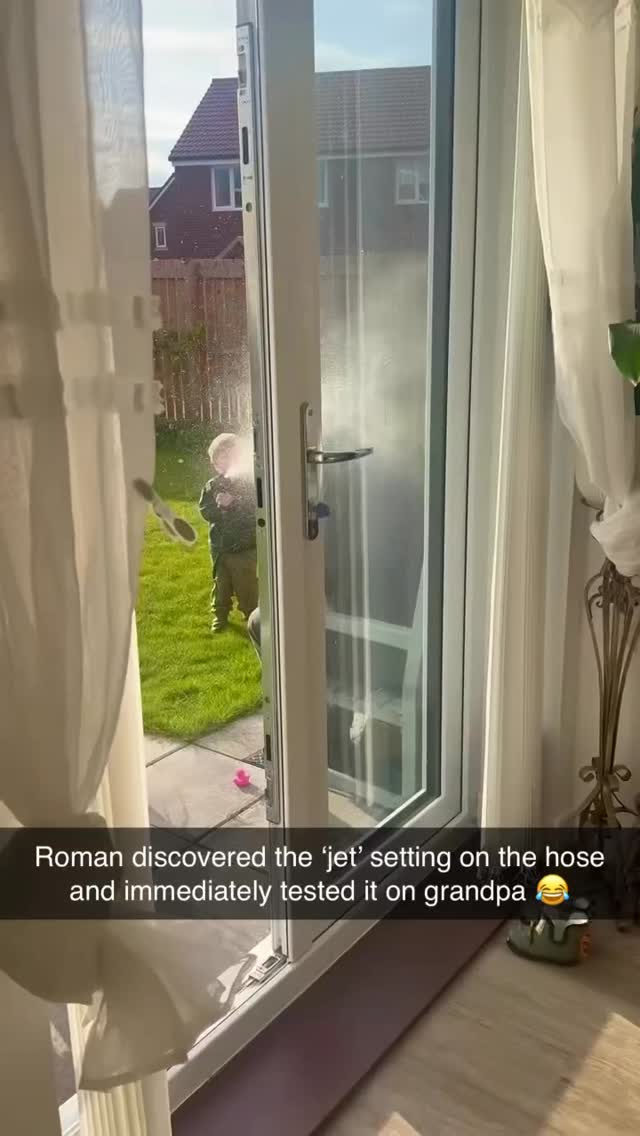Follow (us) @FUCKJERRY for more (Credit: Pammy Robson)