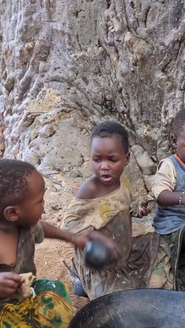 African tribal siblings trying to survive 😳