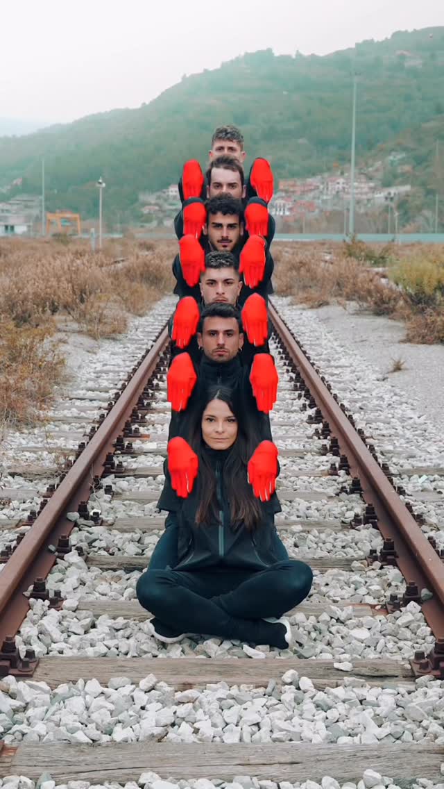 Do you prefer the BTS or the final result? ✨🎬 🎵 @inndrive #dance #tutting #urbantheory #bts #memorie…