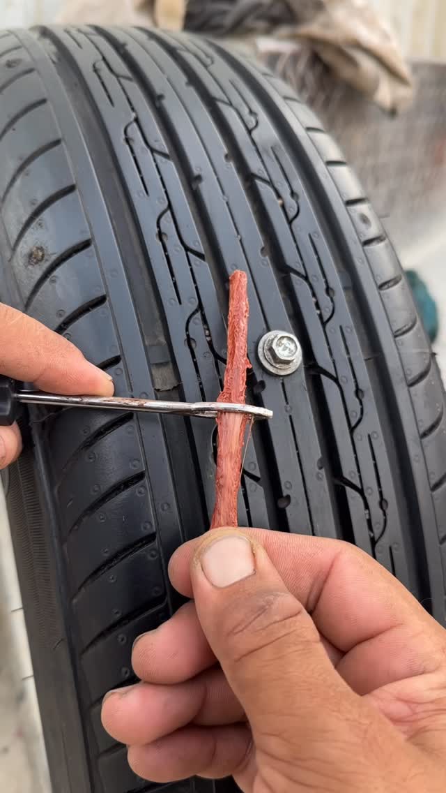 🚗 Emergency Tubeless Tyre Puncture Repair | Quick Fix on the Road! 🔧 #tyre #mechanic #repair #truck …