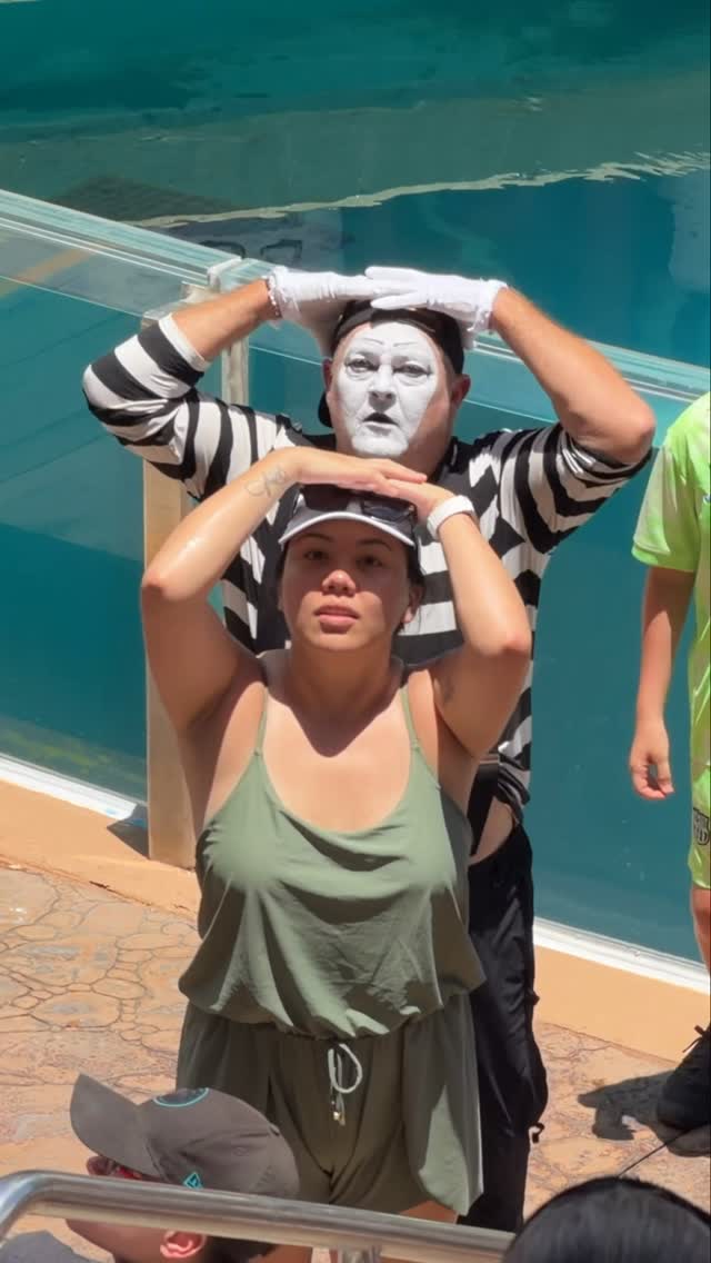 He was locked in 💀 Tom mime Seaworld comedy #seaworldmime #tomthemime #funnyvideos #comedy