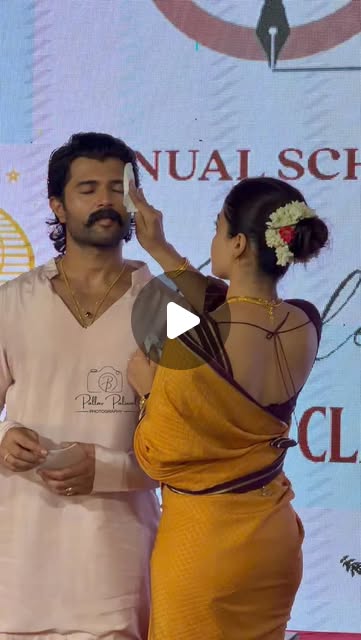 This gesture of Rashmika is Winning hearts ❤️ #virosh #rashmikamandanna #vijaydevarkonda