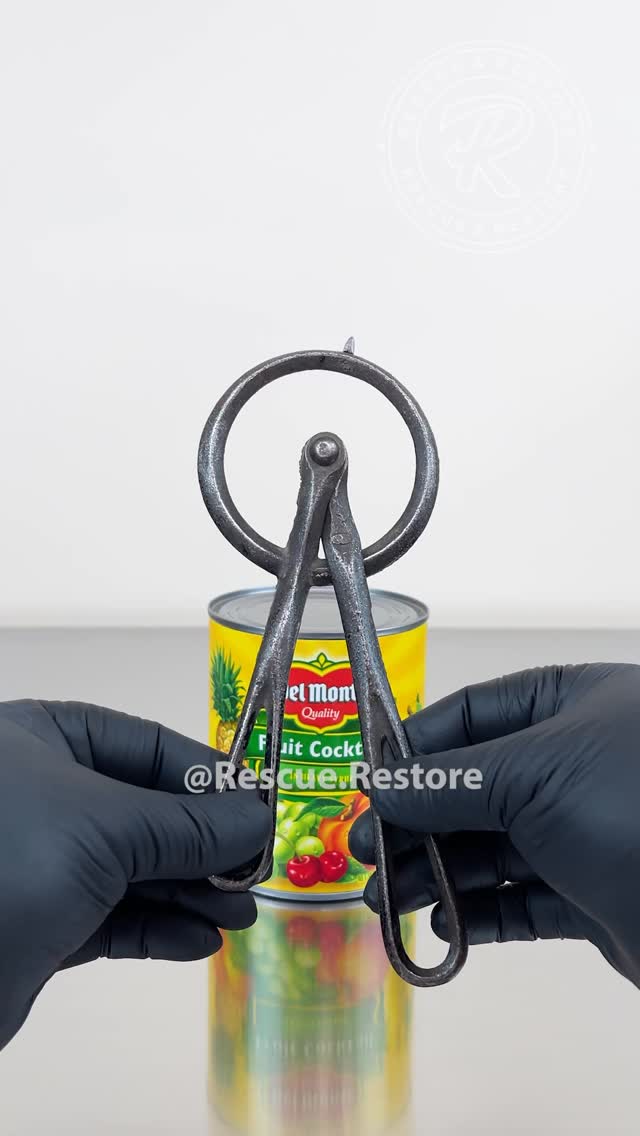 4 Antique Can Openers Tested