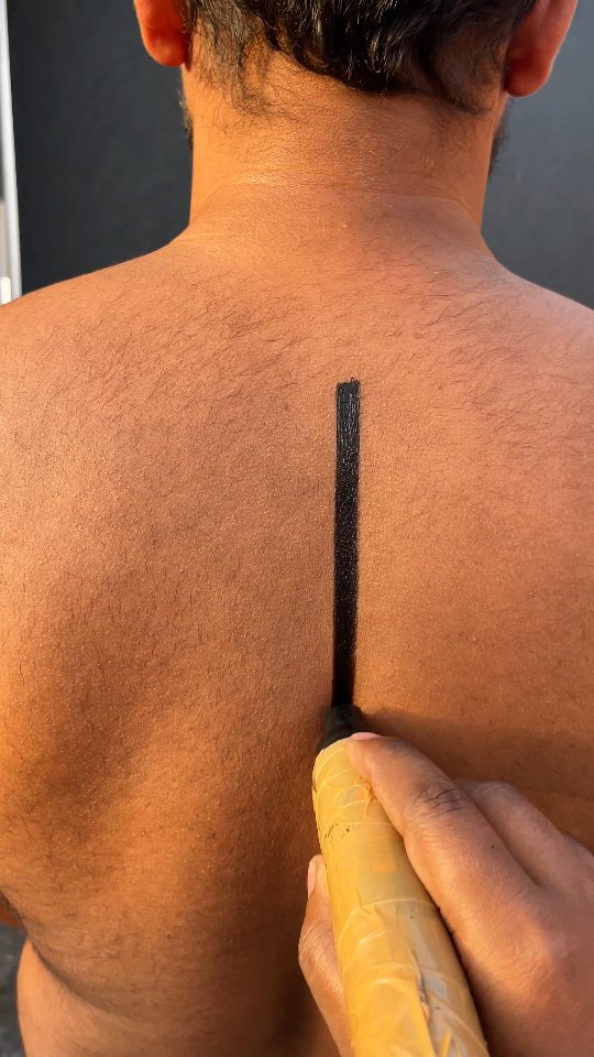 Guess my back drawing challenge 😁😂 #drawingchallenge #artreels #guessdrawing #guessdrawingchallenge …
