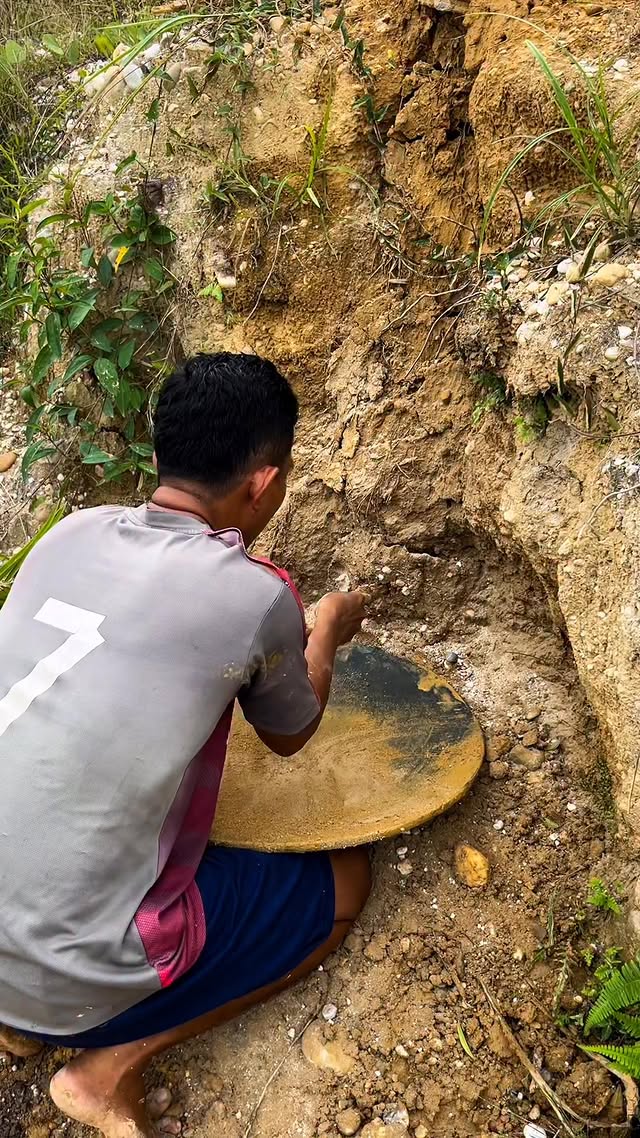 We Dug Into Frozen Ground and Found Massive Gold Nuggets