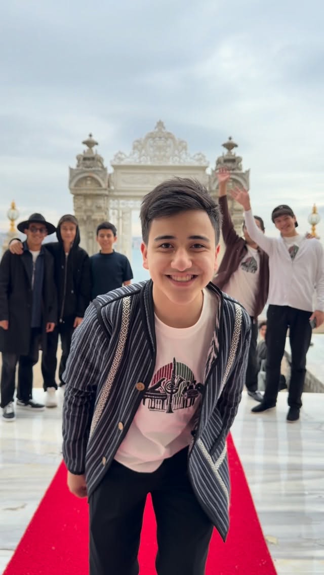 Travel pin
