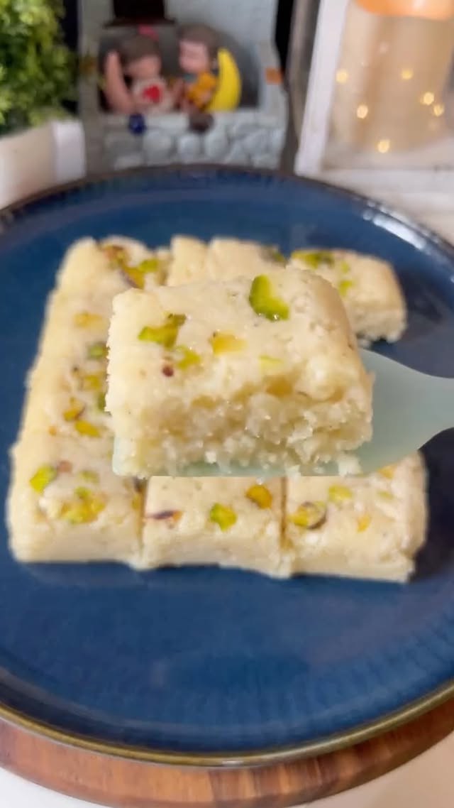 Stop scrolling if you have a sweet tooth! 🥥 This 5-ingredient homemade Burfi is pure magic. ✨ Creamy…