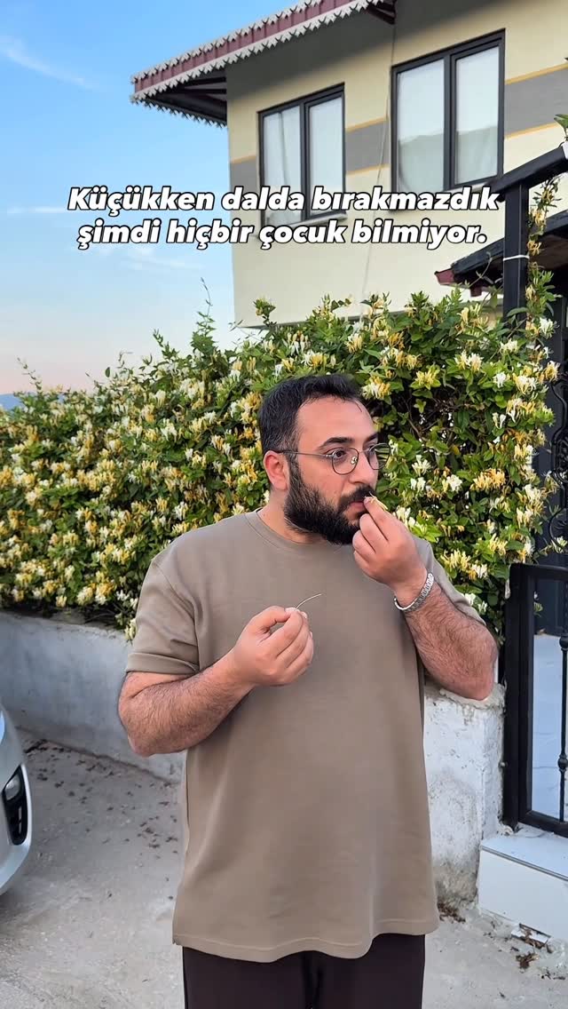 Ballı çiçek, arılar en büyük rakibimizdi.