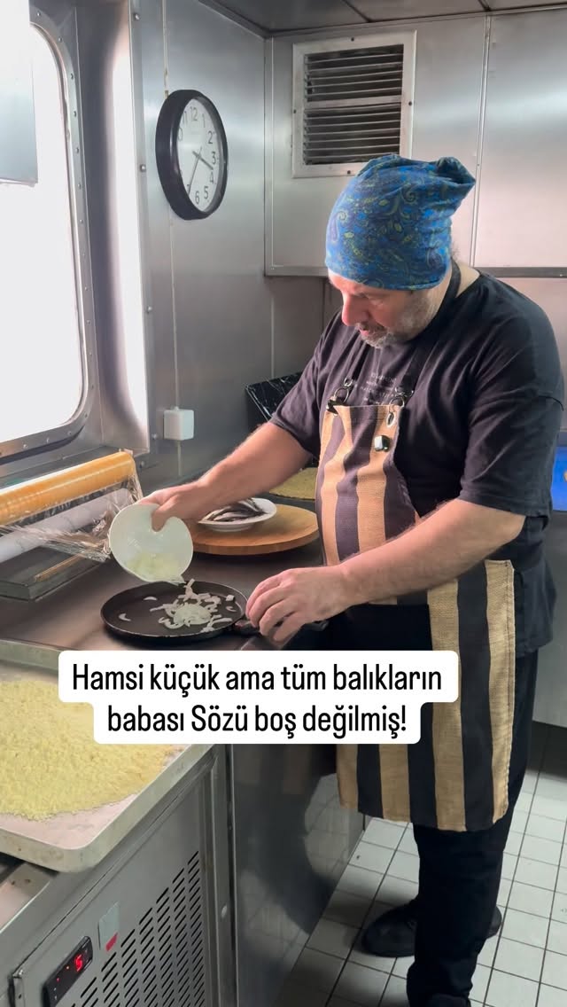 Küçük diye çoğu zaman kenara itilen şeyler vardır. Gösterişsizdir, sessizdir ama özünde büyük bir hi…