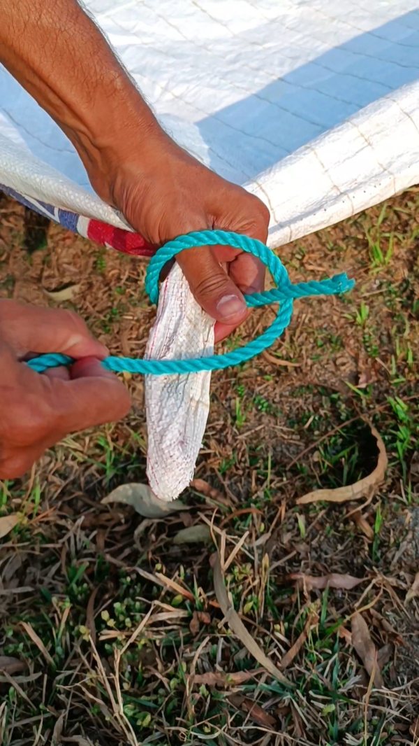 Very Helpful & Powerful Tarp Corner Knot For Outdoor Survival‼️ #snapsolution #survivalskills #handm…