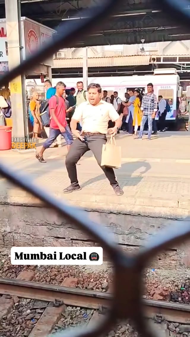 A day as a MUMBAIKAR 😘 . . #mumbailocaltrain #mumbaikar #mumbai #funny #fyp . . [ mumbai,mumbai-loca…