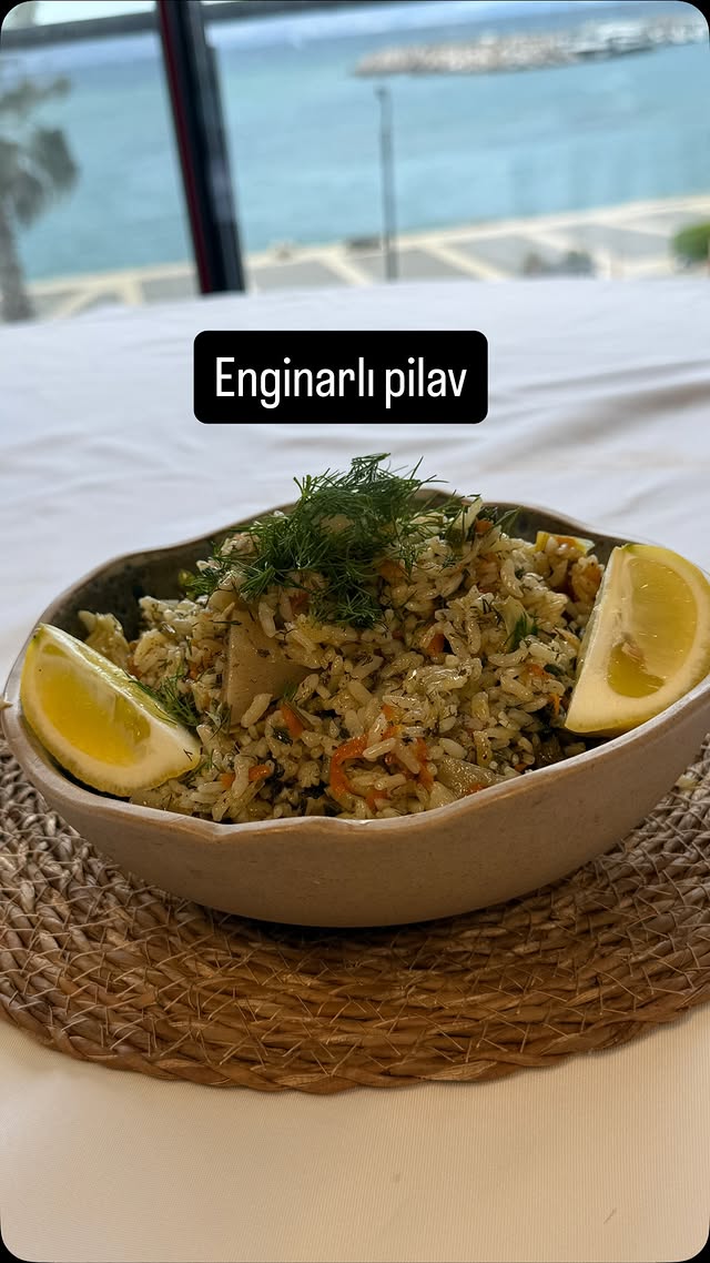Enginarlı pilav . 2 su bardağı pirinç . 2,5 su bardağı su (yarım bardağı enginarı pişirmek için) • 1…