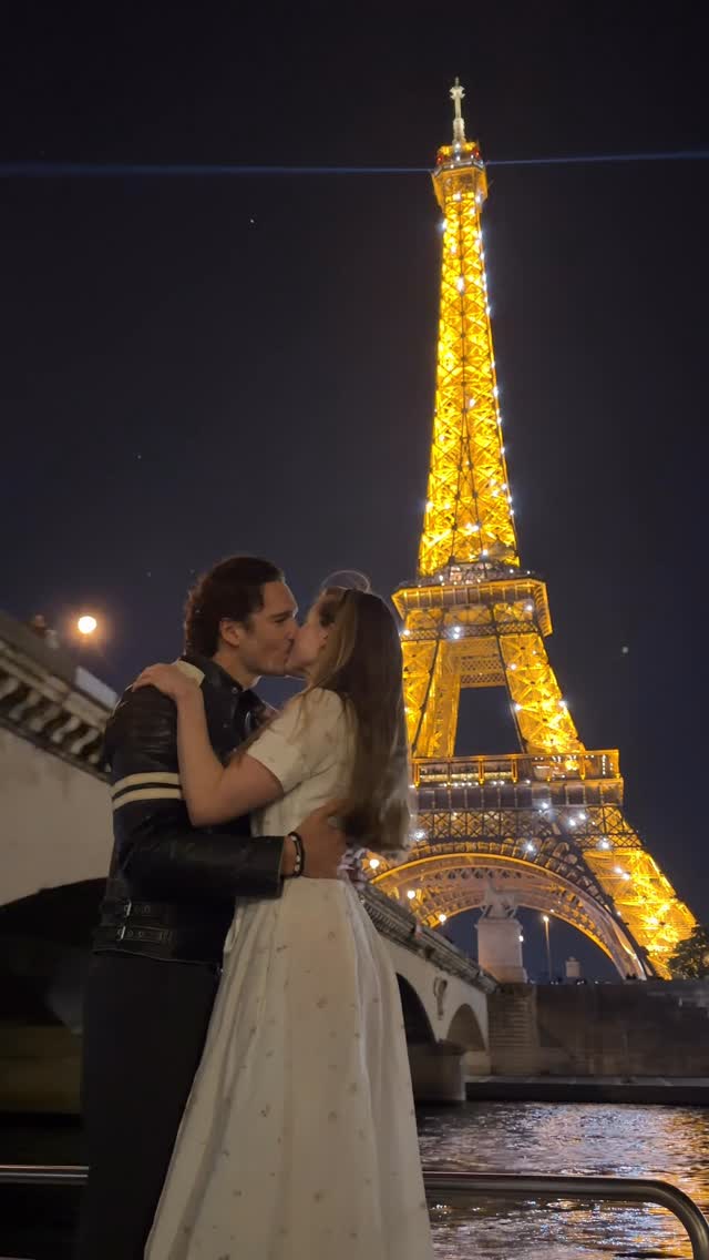 Best date spot 🥹 Who would you wanna take here? 💘 We waited until 10 pm to board our cruise on the S…